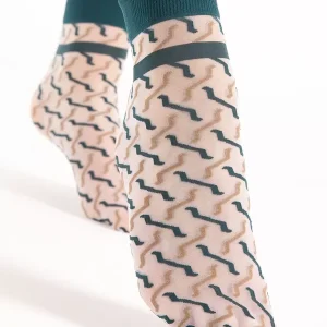 Kick Off Green patterned sheer short socks